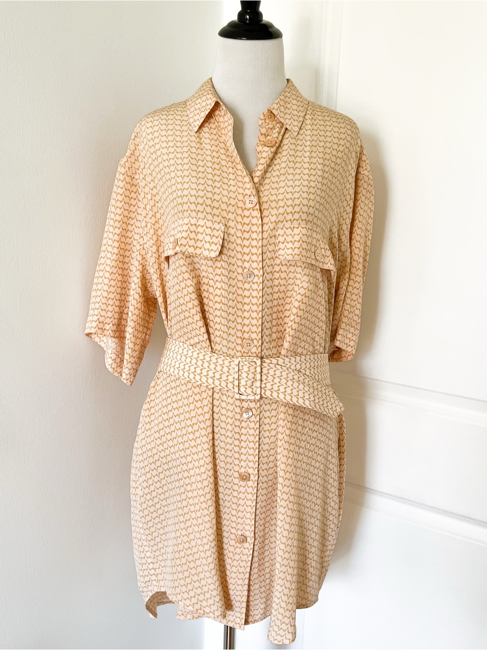 Equipment Silk Peach and Tan Printed Short Shirt Dress - XS